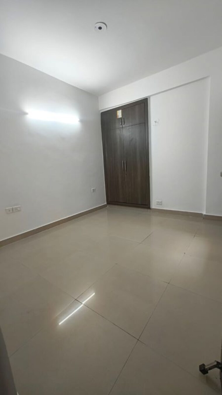 Room, supertech-cape-town 2 Bedroom 930 Sq.Ft. Apartment In Sector 74 Noida 10131943