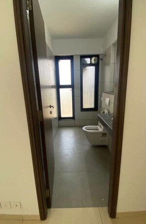 Room in 3 BHK Apartment at Kalpataru Woods Ville, Powai – for Rent