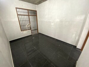 Room in 3 BHK Independent House at Jankipuram Extension – for Rent