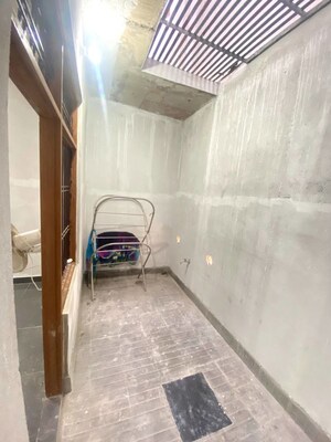 Building Lobby in 3 BHK Independent House at Jankipuram Extension – for Rent