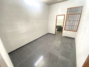 Room in 3 BHK Independent House at Jankipuram Extension – for Rent