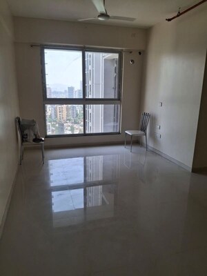 Room in 1 BHK Apartment at Piramal Vaikunth, Balkum Pada – for Rent