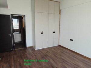 Room in 3 BHK Apartment at Mahindra Luminare, Sector 59 – for Rent