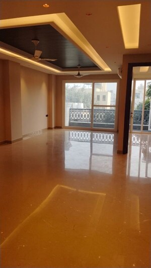 Room in 3 BHK Builder Floor at Rajouri Garden – for Sale