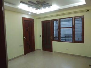 Room in 3 BHK Builder Floor at Hauz Khas – for Sale