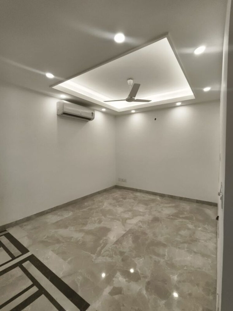 Room, greater kailash ii 3 Bedroom 2100 Sq.Ft. Builder Floor In Greater Kailash ii Delhi 10784070