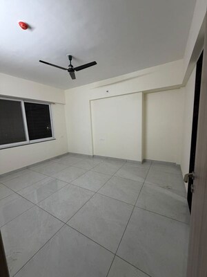Room in 2 BHK Apartment at Kumar Hill View Residency, Kothrud – for Rent