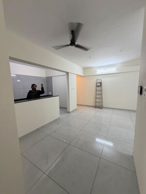 Room in 2 BHK Apartment at Kumar Hill View Residency, Kothrud – for Rent
