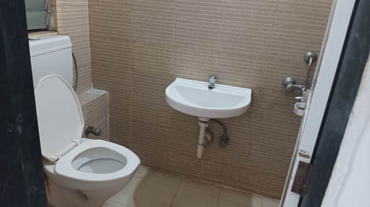 Bathroom, db-orchid-ozone 1 Bedroom 419 Sq.Ft. Apartment In Dahisar East Mumbai 10784075