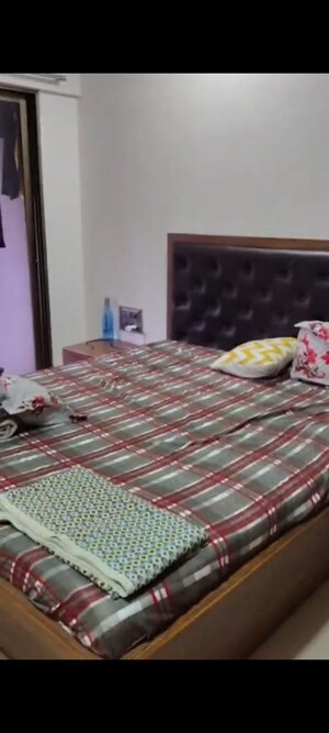 Bedroom in 3 BHK Apartment at Goregaon Vivan, Goregaon West – for Rent