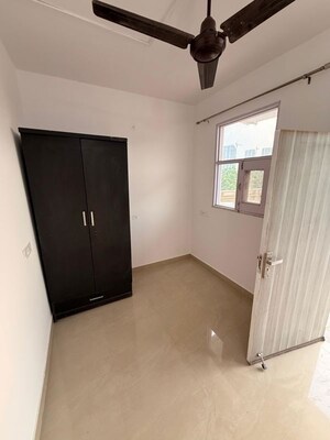 1 RK Builder Floor For Rent in Sector 1