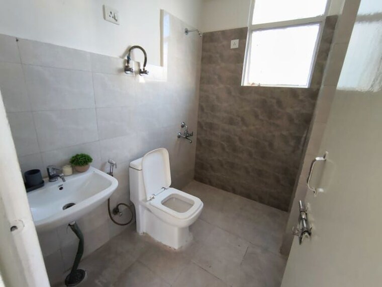 Bathroom, suncity-avenue-102 2 Bedroom 673 Sq.Ft. Apartment In Sector 102 Gurgaon 10784131