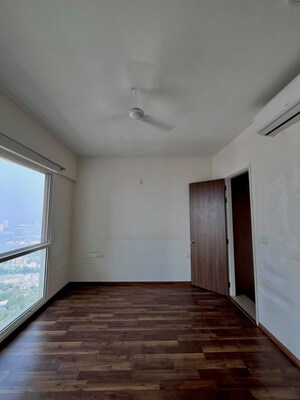 Room in 2 BHK Apartment at L&T Crescent Bay T2, Parel – for Rent