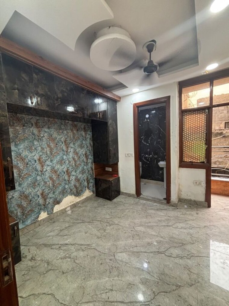 Living Room, mansa ram park 2 Bedroom 65 Sq.Yd. Builder Floor In Mansa Ram Park Delhi 10784190