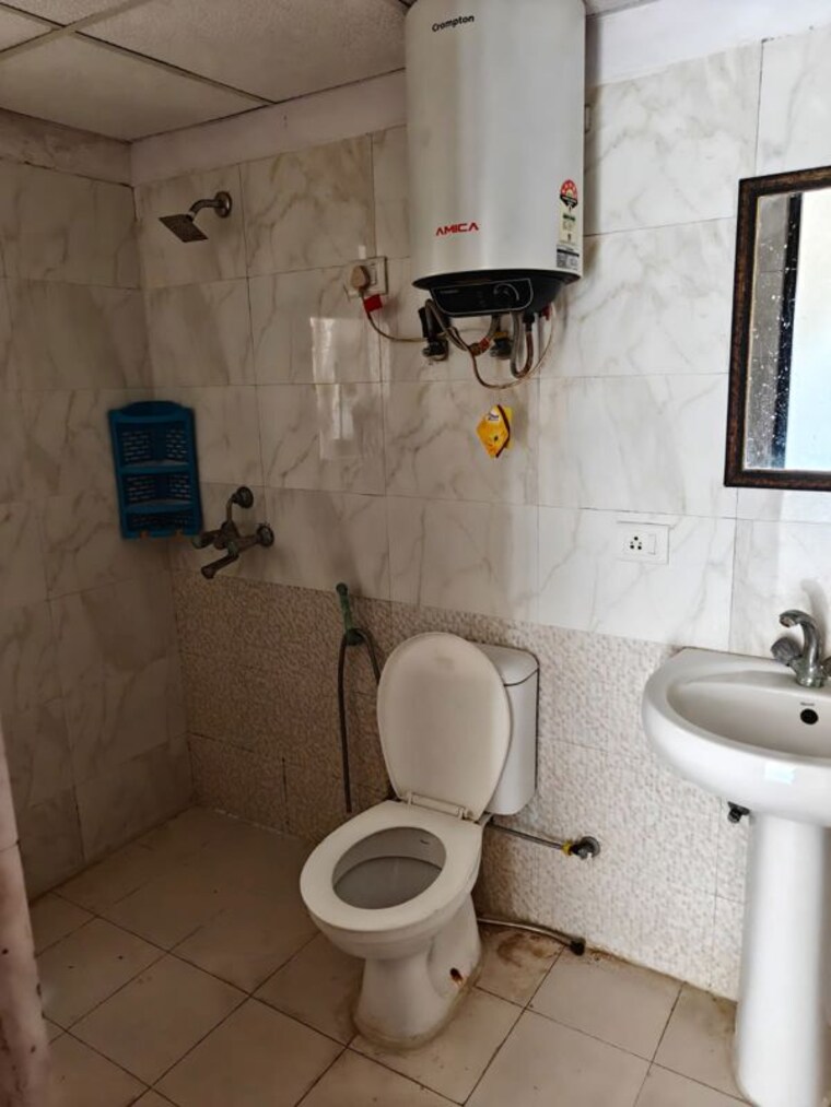 Bathroom, aims-golf-city 3 Bedroom 1350 Sq.Ft. Apartment In Sector 75 Noida 10784232