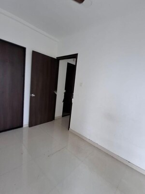 Room in 1 BHK Apartment at UK Luxecity, Kandivali East – for Rent
