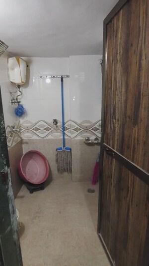 Bathroom in 1 BHK Apartment at Dombivli East – for Rent
