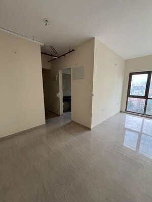 Room in 2 BHK Apartment at Sheth Auris Serenity Tower 1, Malad West – for Rent