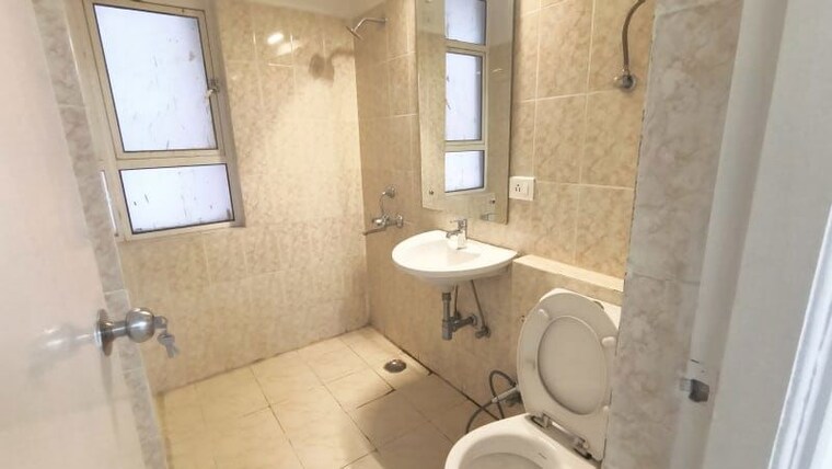 Bathroom, sare-home 3 Bedroom 1326 Sq.Ft. Apartment In Sector 92 Gurgaon 10784264