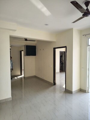 Room in 2.5 BHK Apartment at Today Ridge Residency, Sector 135 – for Rent