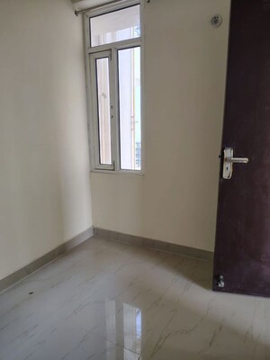 Room in 2.5 BHK Apartment at Today Ridge Residency, Sector 135 – for Rent