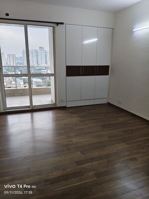 Room in 4 BHK Apartment at Lotus Panache, Sector 110 – for Rent