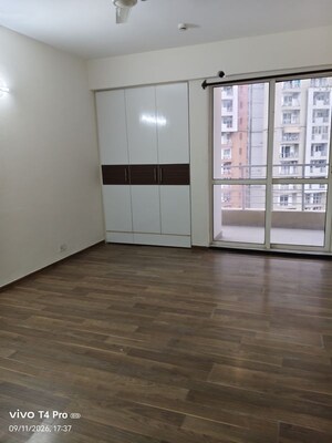 Room in 4 BHK Apartment at Lotus Panache, Sector 110 – for Rent