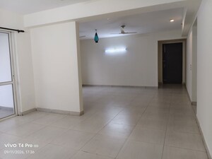 Room in 4 BHK Apartment at Lotus Panache, Sector 110 – for Rent