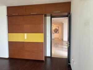 Room in 3 BHK Apartment at Brigade Exotica, Old Madras Road – for Rent