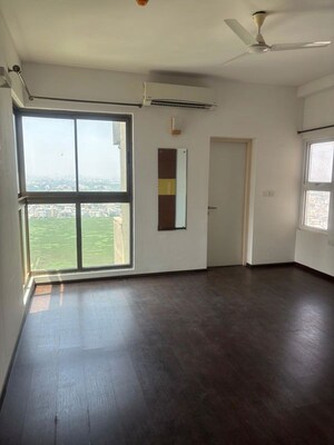 Room in 3 BHK Apartment at Brigade Exotica, Old Madras Road – for Rent
