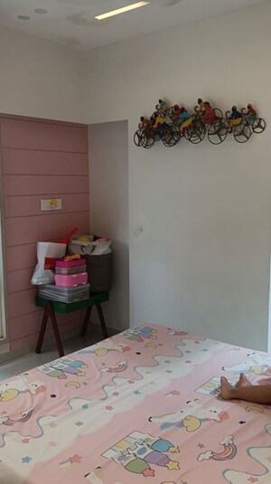 Furnished Amenities in 3 BHK Apartment at Juhu Pearl, Juhu – for Rent
