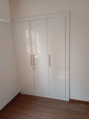 Room in 3 BHK Apartment at M3M Ikonic, Sector 68 – for Rent