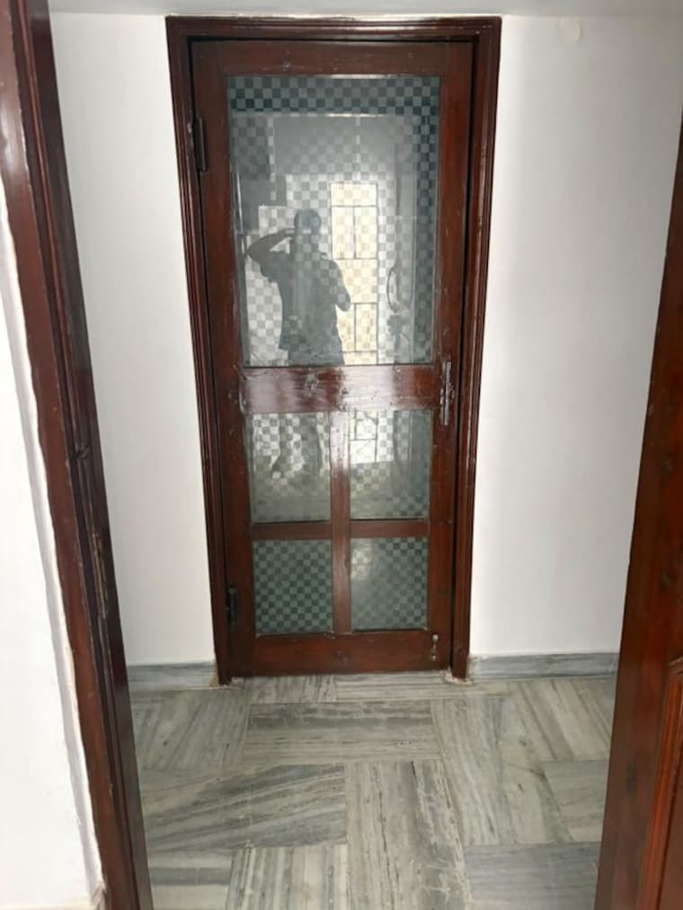 Bedroom, shivalik colony 3 Bedroom 1800 Sq.Ft. Builder Floor In Shivalik Colony Delhi 10784370