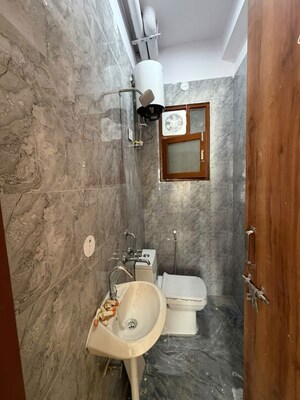 Bathroom in 1 RK Builder Floor at Ansal Plaza Sector-23, Sector 23 – for Rent