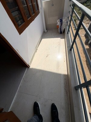Balcony in 1 RK Builder Floor at Ansal Plaza Sector-23, Sector 23 – for Rent