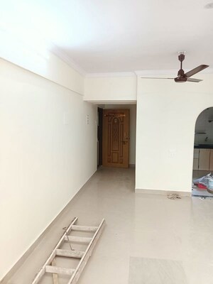 Furnished Amenities in 2 BHK Apartment at Bandra West – for Rent
