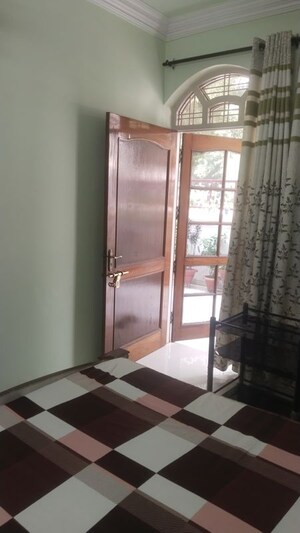 Room in 1 RK Builder Floor at Gomti Nagar – for Rent