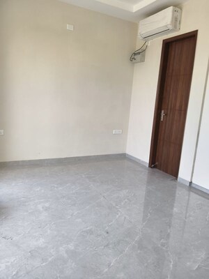 Room in 5 BHK Independent House at Numax City, Bahadarpur – for Sale