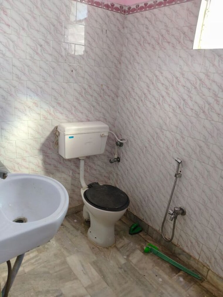 Bathroom, kanke 2 Bedroom 970 Sq.Ft. Apartment In Kanke Ranchi 10784422