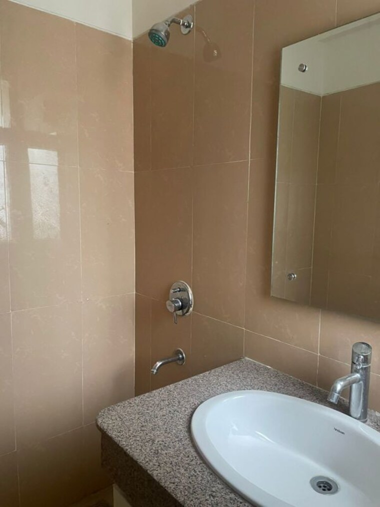 Bathroom, emaar-emerald-estate 2.5 Bedroom 1020 Sq.Ft. Apartment In Sector 65 Gurgaon 10784397