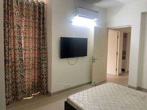 Room in 2.5 BHK Apartment at Emaar Emerald Estate, Sector 65 – for Rent