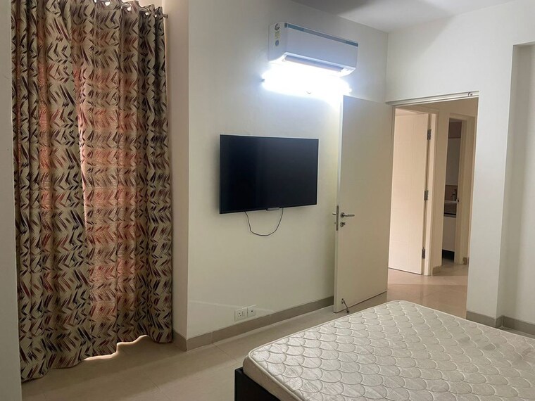 Room, emaar-emerald-estate 2.5 Bedroom 1020 Sq.Ft. Apartment In Sector 65 Gurgaon 10784397