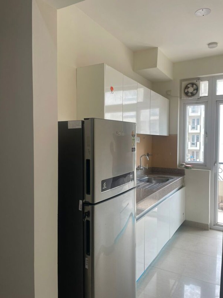 Kitchen, emaar-emerald-estate 2.5 Bedroom 1020 Sq.Ft. Apartment In Sector 65 Gurgaon 10784397