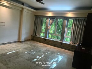 Bedroom in 2 BHK Apartment at Santacruz West – for Rent