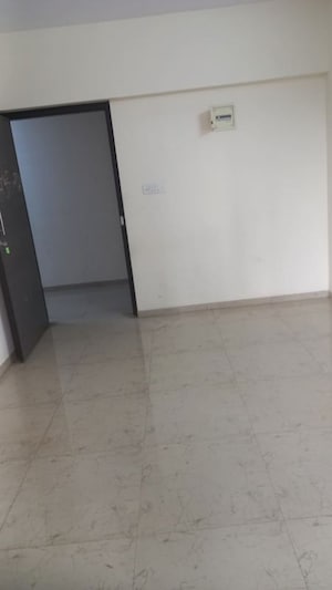 Room in 2 BHK Apartment at Arihant City, Bhadwad Gaon – for Rent