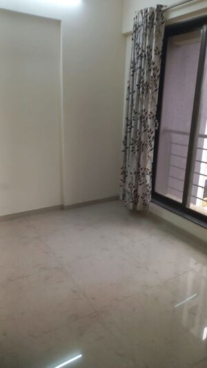 Room in 2 BHK Apartment at Arihant City, Bhadwad Gaon – for Rent