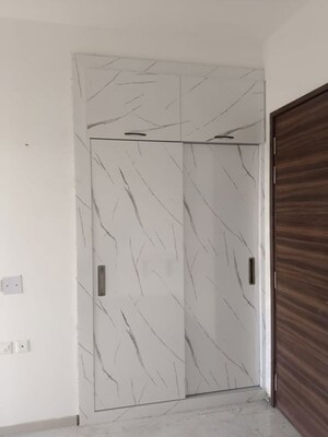 Furnished Amenities in 3 BHK Builder Floor at Smart World Orchard, Sector 61 – for Rent