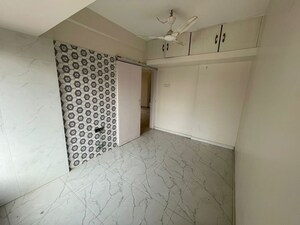 Room in 3 BHK Apartment at Troika Apartment, Andheri West – for Rent