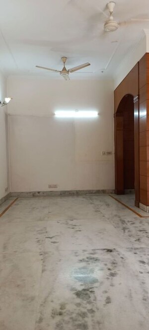 Room in 3 BHK Builder Floor at Greater Kailash I – for Rent