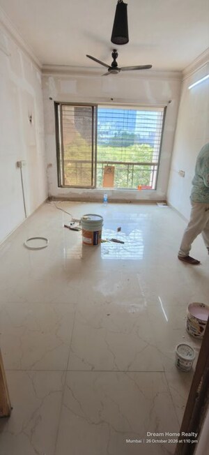 Room in 2 BHK Apartment at Swapnalok Apartment Andheri, Andheri East – for Rent